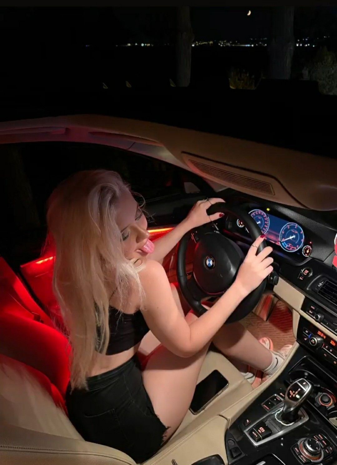 Sadece Beyaz Kilot Giyen Elazığ Escort